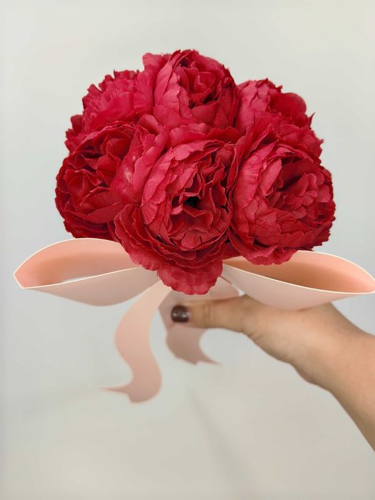 Букет от червени божур