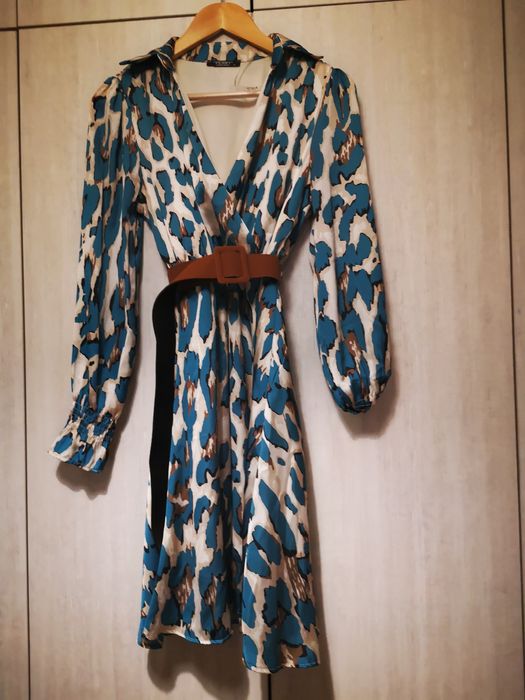 Дамска рокля от сатен