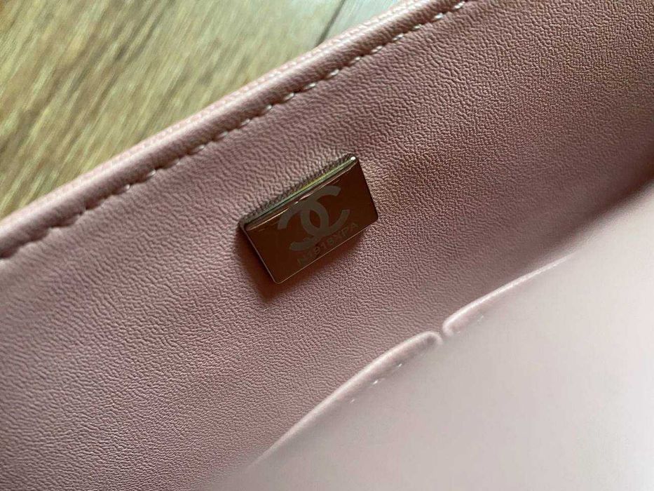 Geantă Chanel din Piele Roz, Poseta Chanel din Piele Caviar