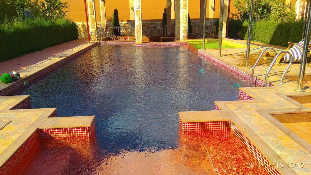 Профессиональное обслуживание бассейнов