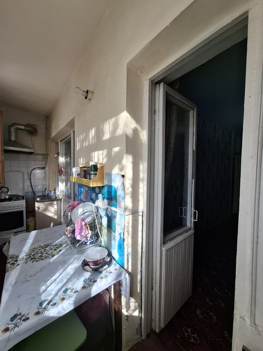 Продаю 2/3/4 квартира бывший общежитие. Ул Карасув.