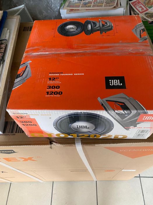 Boxa JBL sigilate  300 w auto
