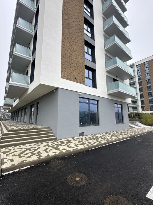 Inchiriez spatiu comercial in complexul grand hill residence oradea