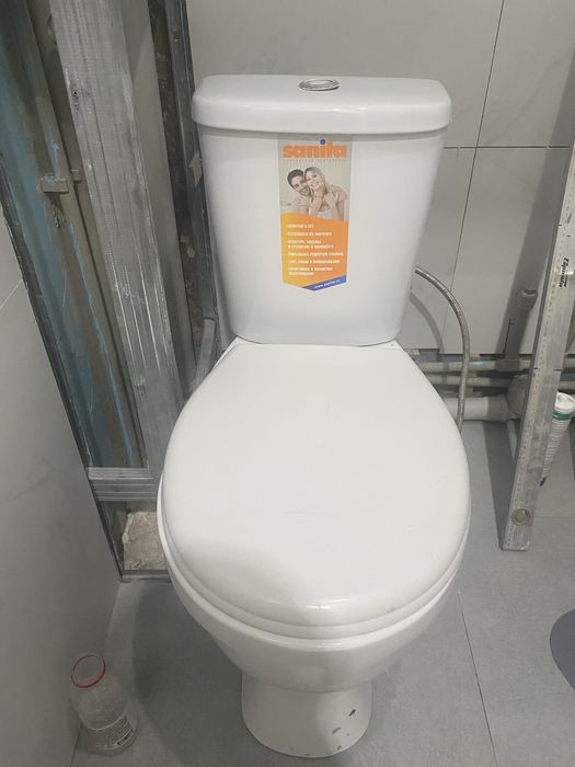 Унитаз б/у продам целый и чистый