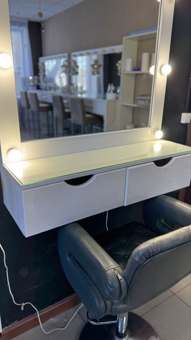 Ищу мастера визажиста либо бровиста