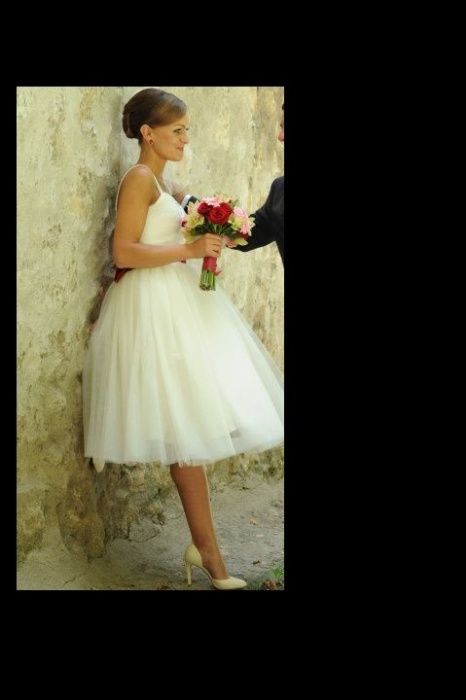 Rochie de mireasa scurtă, comodă