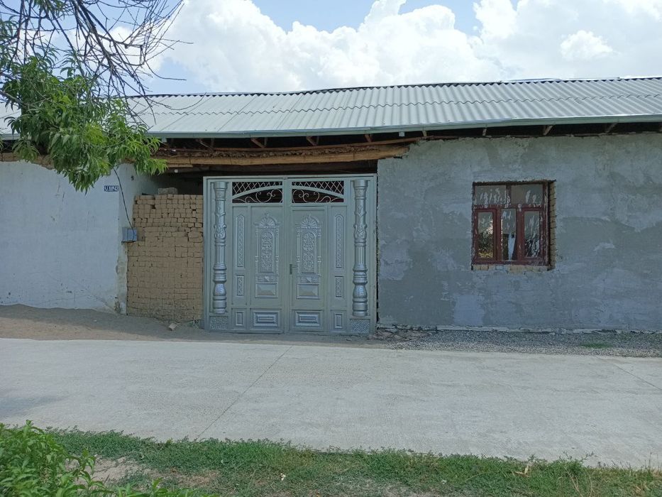 Учаска сотилади 7,2 сотих, 5 хонали уй. Куйлук бозордан 25 км.