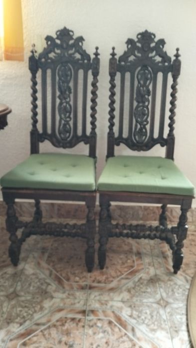 Masa sculptata cu 6 scaune