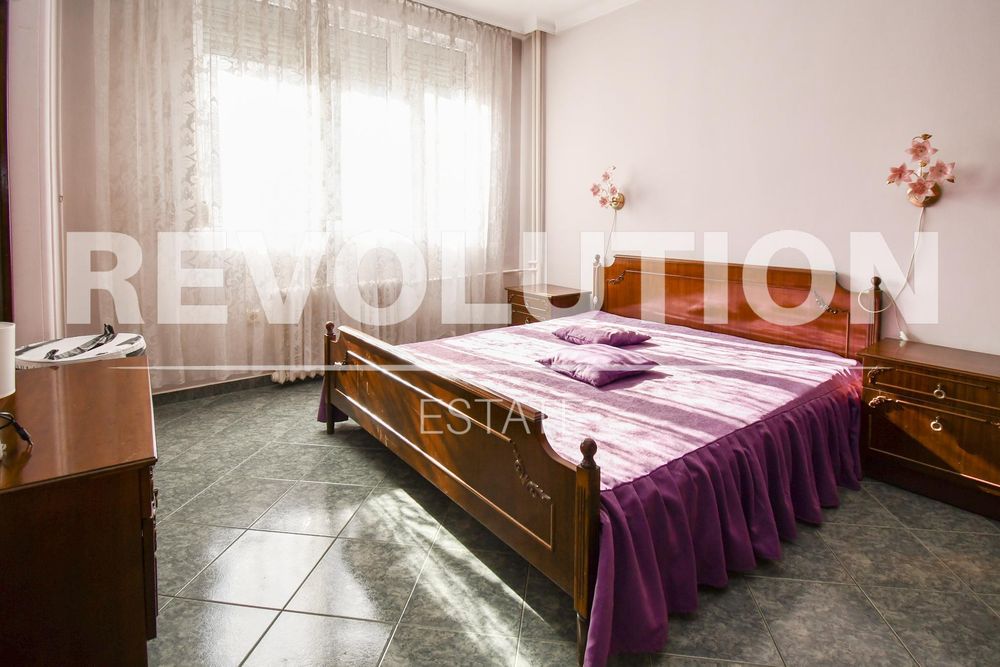 Дава се под наем Двустаен апартамент в София, Иван Вазов - 60 кв.м за 613 € - Снимка #2