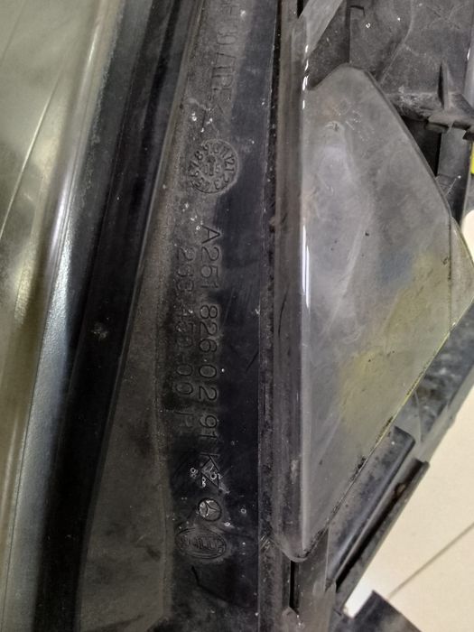 Десен фар Mercedes R class