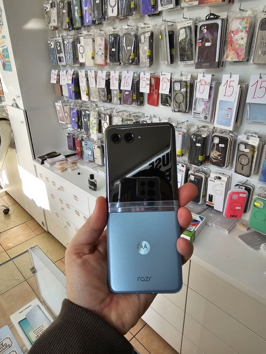 Moto Razr 40 Ultra, 8/256 GB, Nou, Garanție
