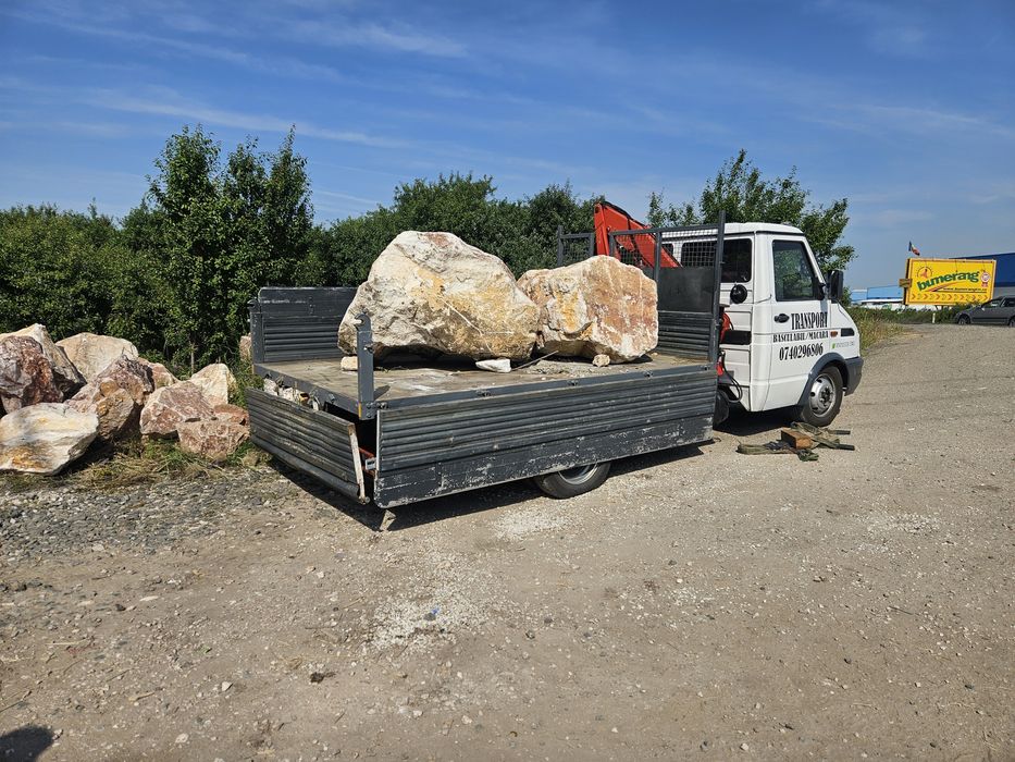 Transport basculabil cu macara