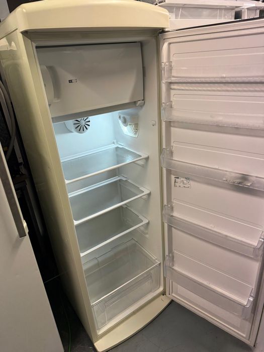 Frigider retro cu 1 ușă Telefunken TFNVIN311CRM