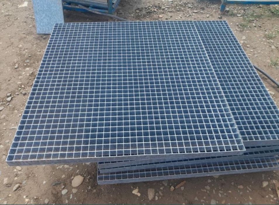 Gratare zincate galvanizate