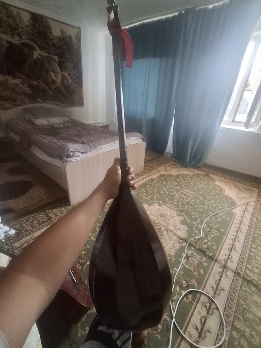 Продаю гитару и домбру
