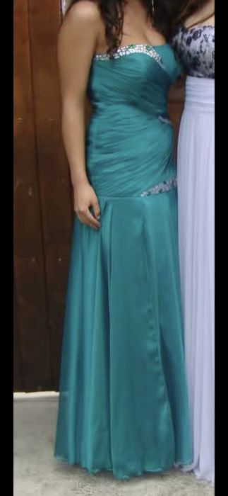 Бална рокля в зелен цвят