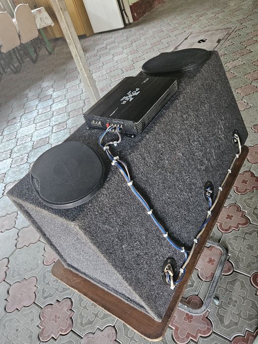 Продаю сабвуфер с дополнительными динамиками