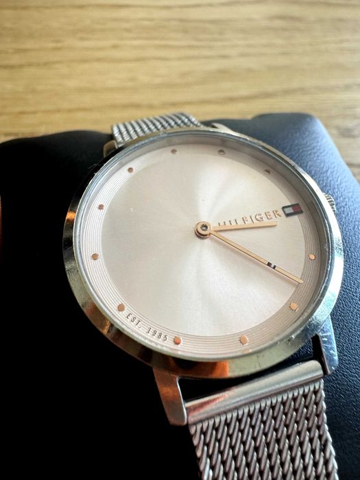 Tommy HILFIGER часовник
