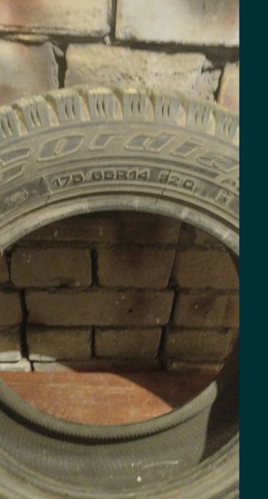 Продам шины зима кордиант 14R