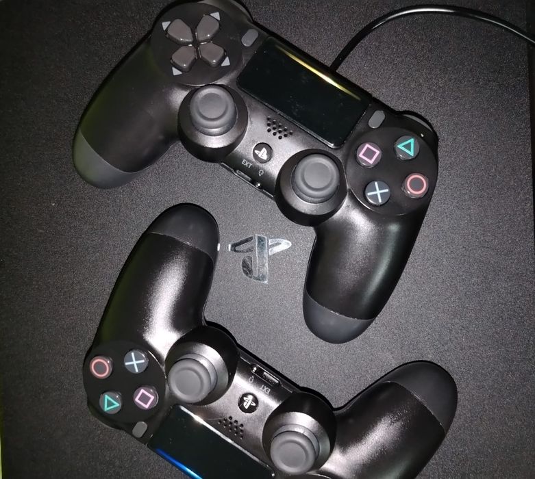 Ps4 slim с нескольками игр