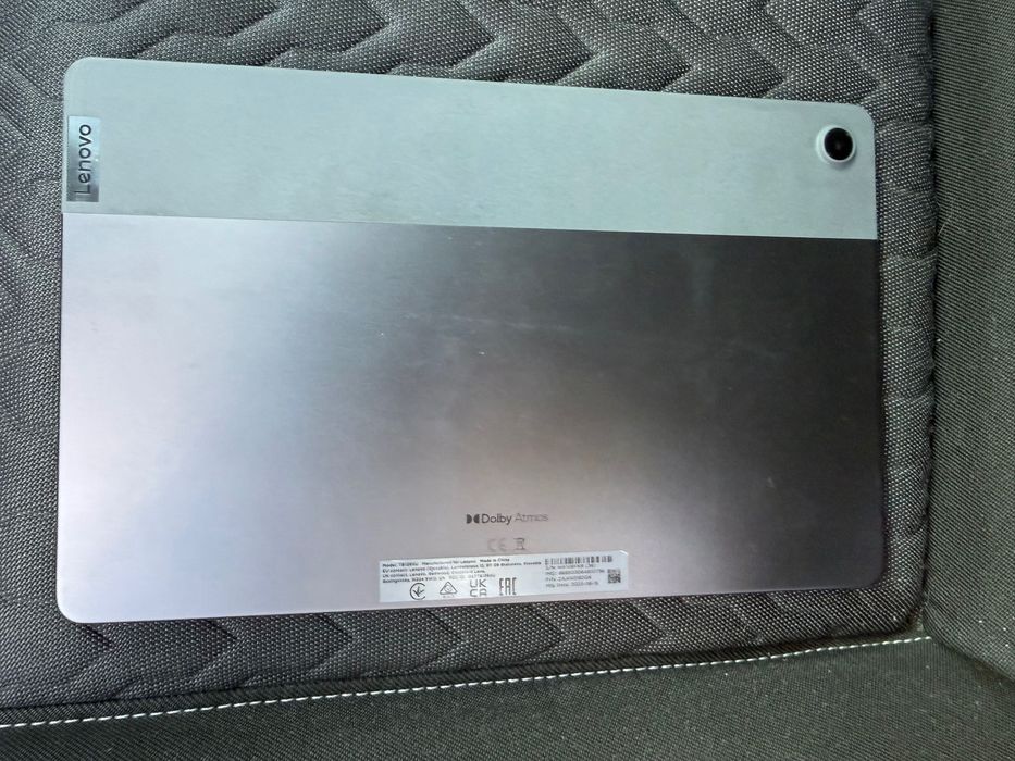 Lenovo Tab M10 Plus (3rd Gen) cu conectivitate 4G LTE