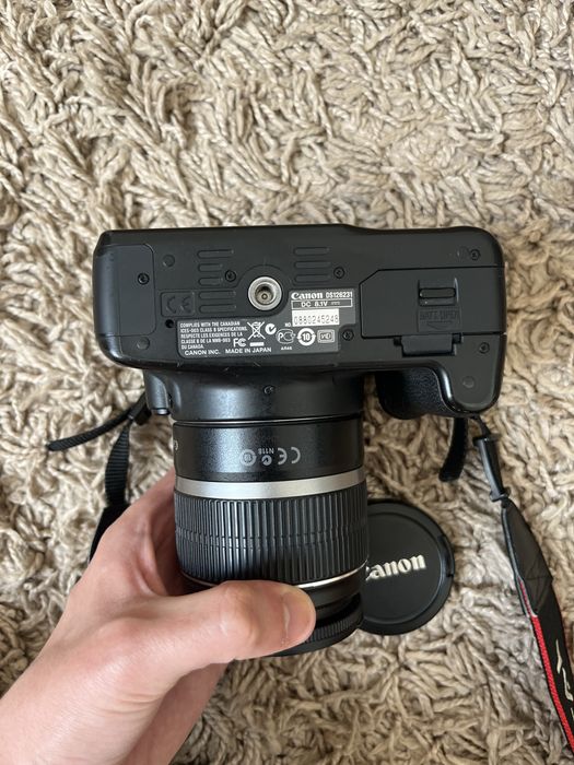 Canon EOS 500D + Canon EF-S Zoom Lens - Full Kit