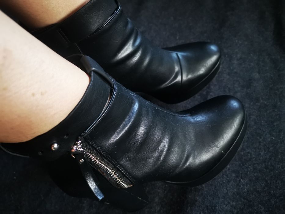 Botine din piele
