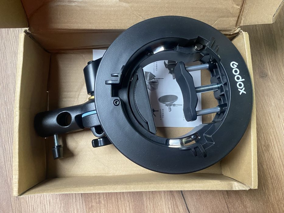 Продам крепление Godox S-type