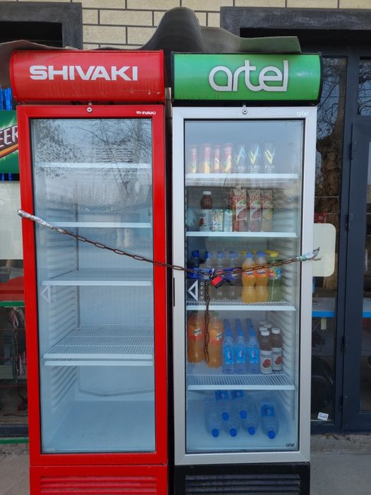 Витрина холодильник для воды и тортов.  Muzlatgich Shivaki vitrina