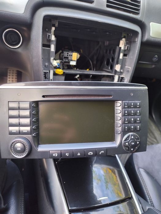 Мултимедия Mercedes R class W251