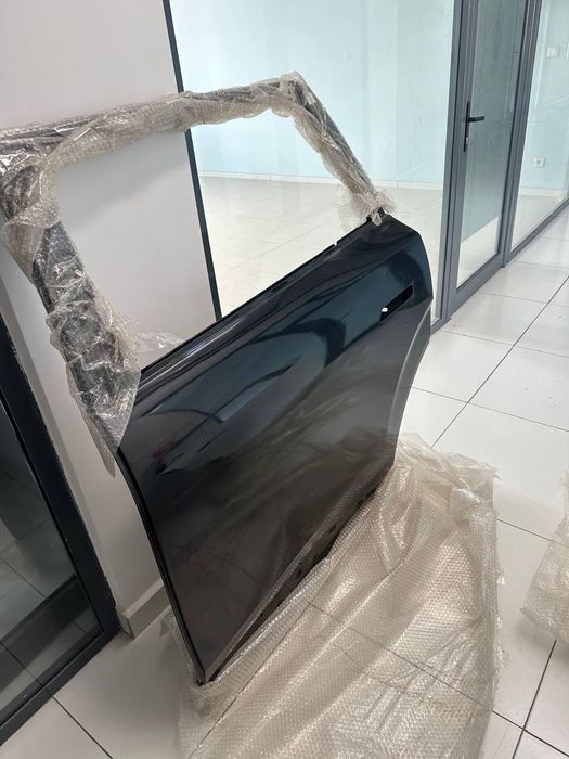 Orqa o'ng Eshik Dongfeng EP 008. Qora rangda. Задний правый дверь. 008