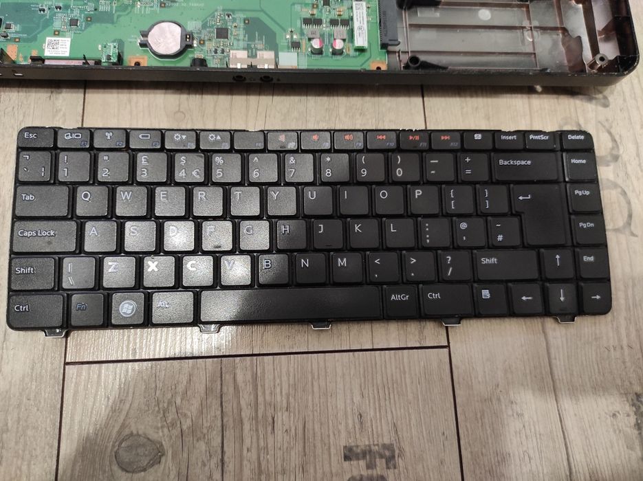 ЛАПТОП Dell Inspiron M5030 за части