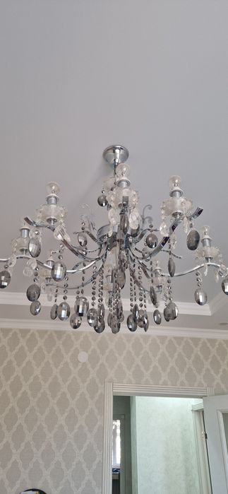 Люстра.         .