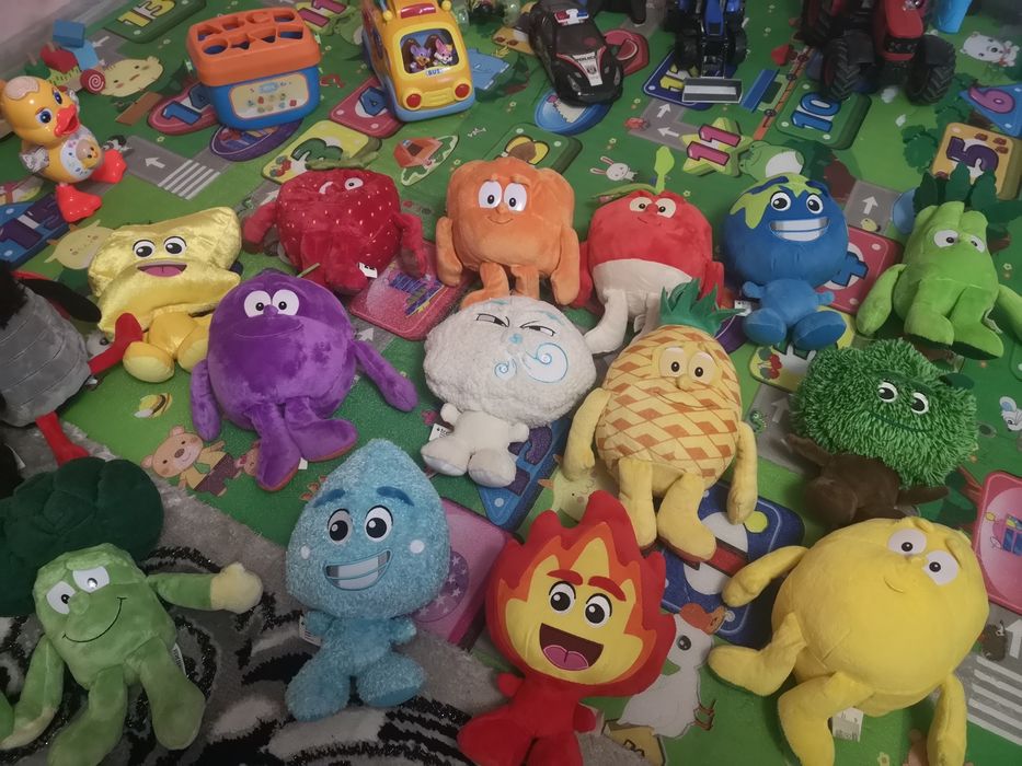 Jucării de plus noi