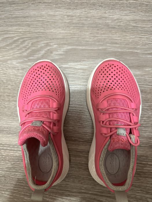 Кроссовки crocs для девочки