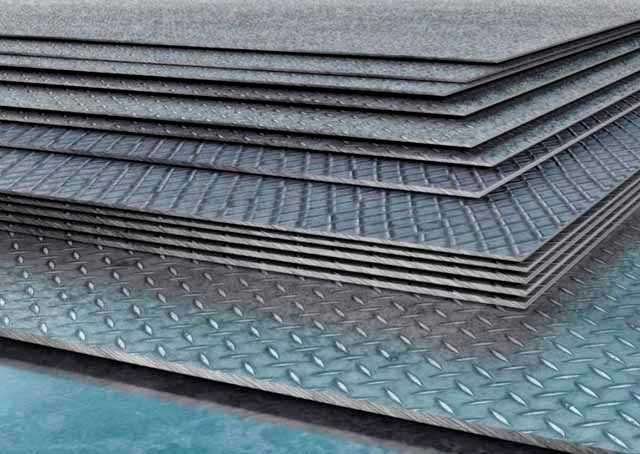 Лист горячекатаный рифленый