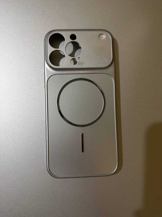 Iphone 16 pro max chexol