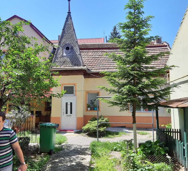 CASA PARTER SI ETAJ ultracentral - central, zona Piata Mica - Primarie