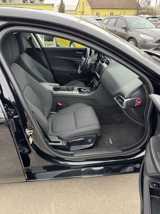 Jaguar XE  2018 2.0Benzina Automat