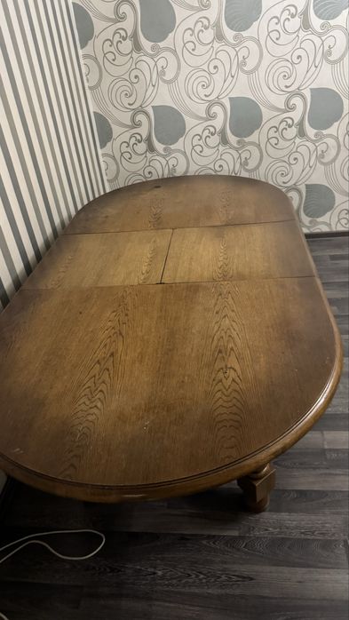 Продам гостиный стол б/у.