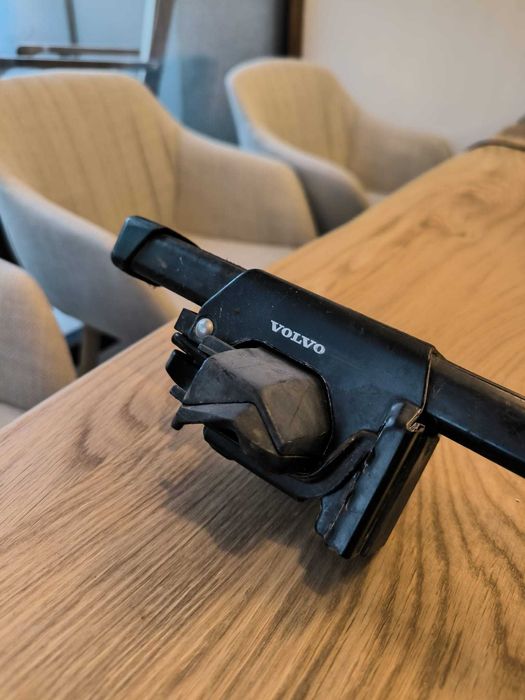 Продавам комплект универсални греди за авто багажник Thule