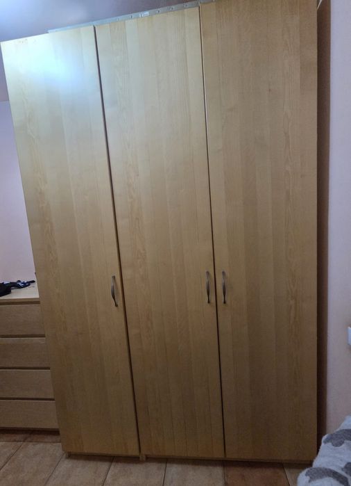 Vand dulap Ikea din lemn