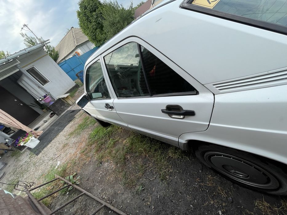 Машина,mercedes benz 190