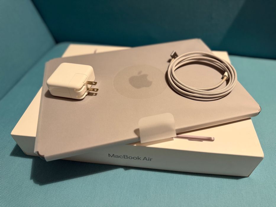 13.6-inch MacBook Air with Apple M2 chip