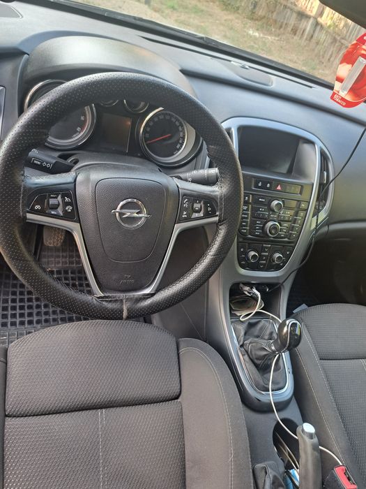 OPEL Astra 2013 — imagine 2