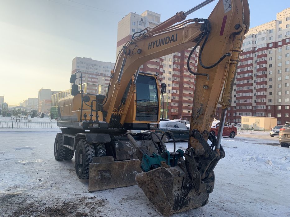 Аренда колесного экскаватора