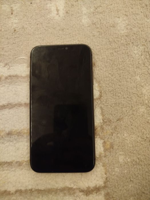 Айфон 11 64гиг.