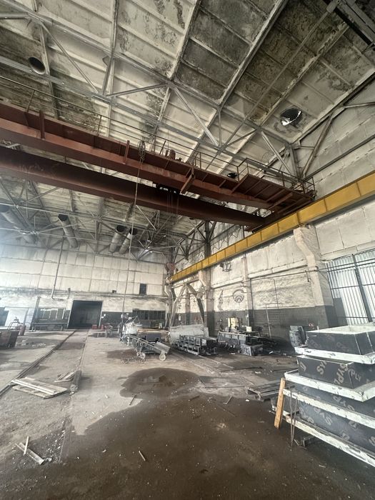 Сдам в аренду помещение под производство имеется кран-балка. 950 кв.м