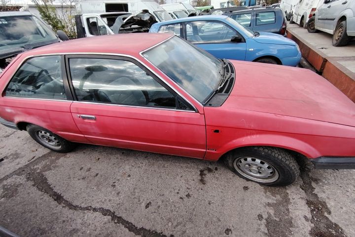Usa / Portiera dreapta Mazda 323 1985