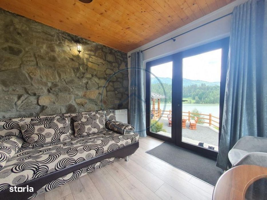 Cabana cu accesc la lac, 1400mp teren Colibita